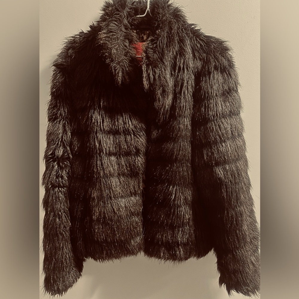 Classic Betsey Johnson faux fur coat (L)